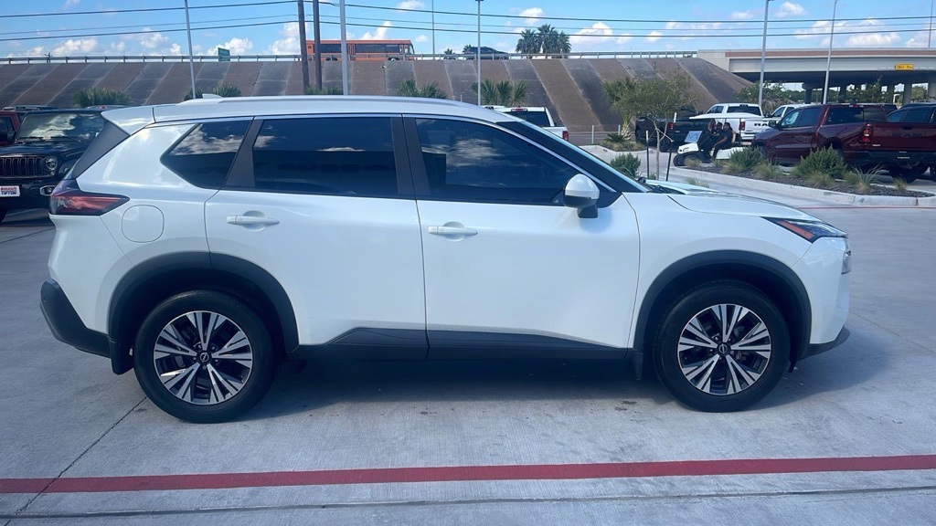 2023 Nissan Rogue SV photo 2
