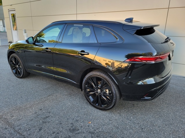 2025 Jaguar F-PACE R-Dynamic S photo 3
