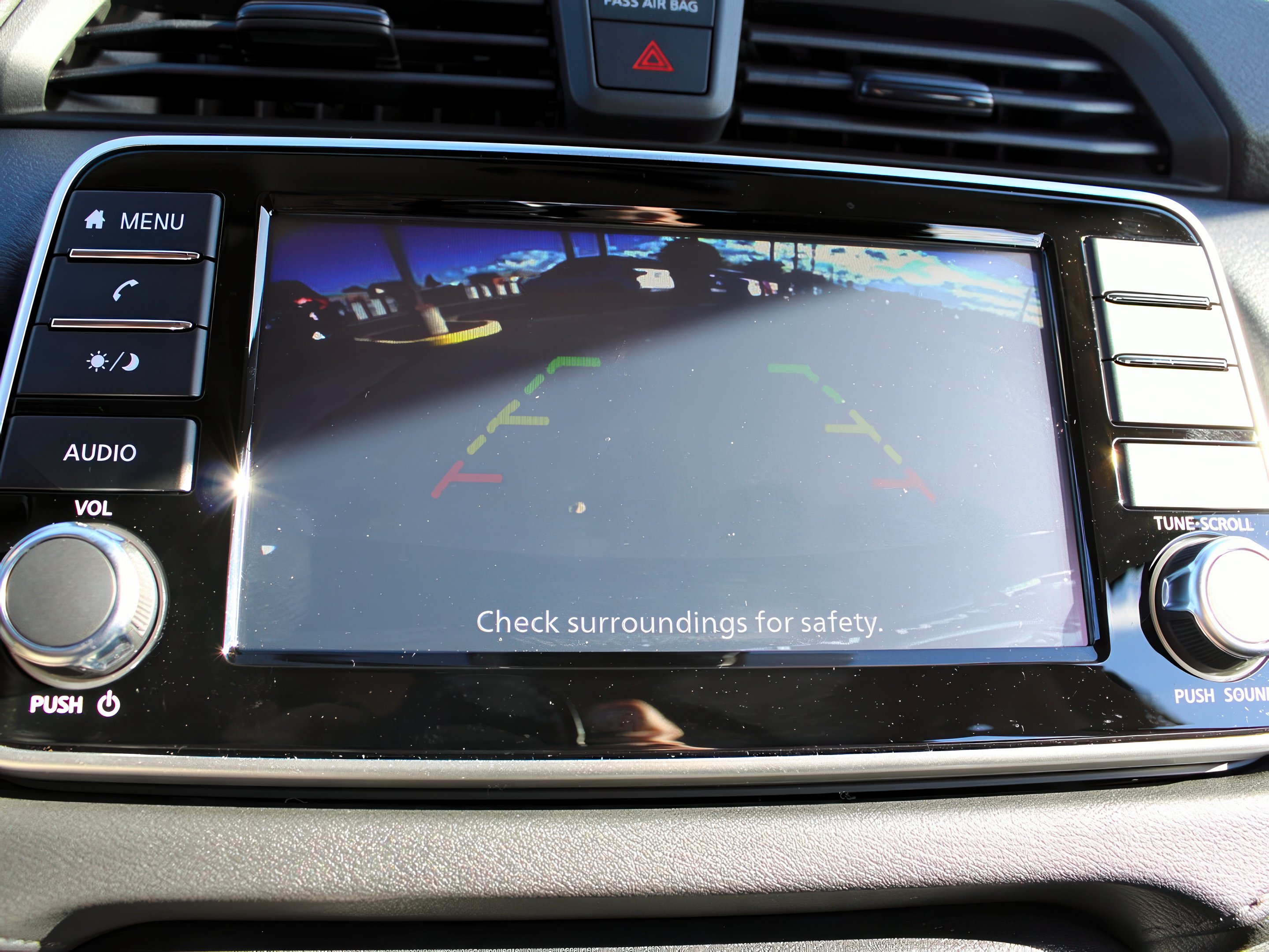 2025 Nissan Versa S photo 16