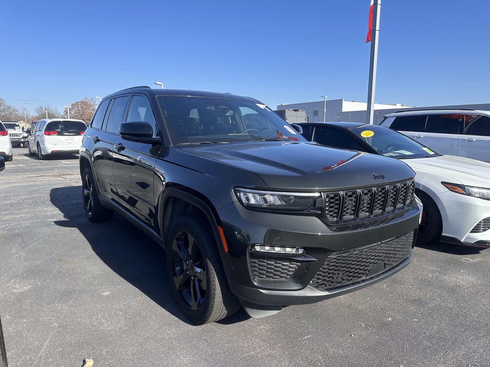 2024 Jeep Grand Cherokee Limited photo 4