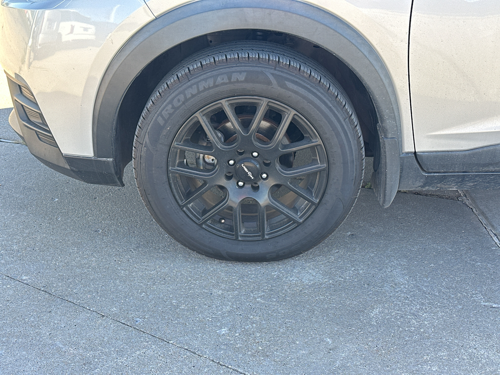 2019 Nissan Kicks S photo 3