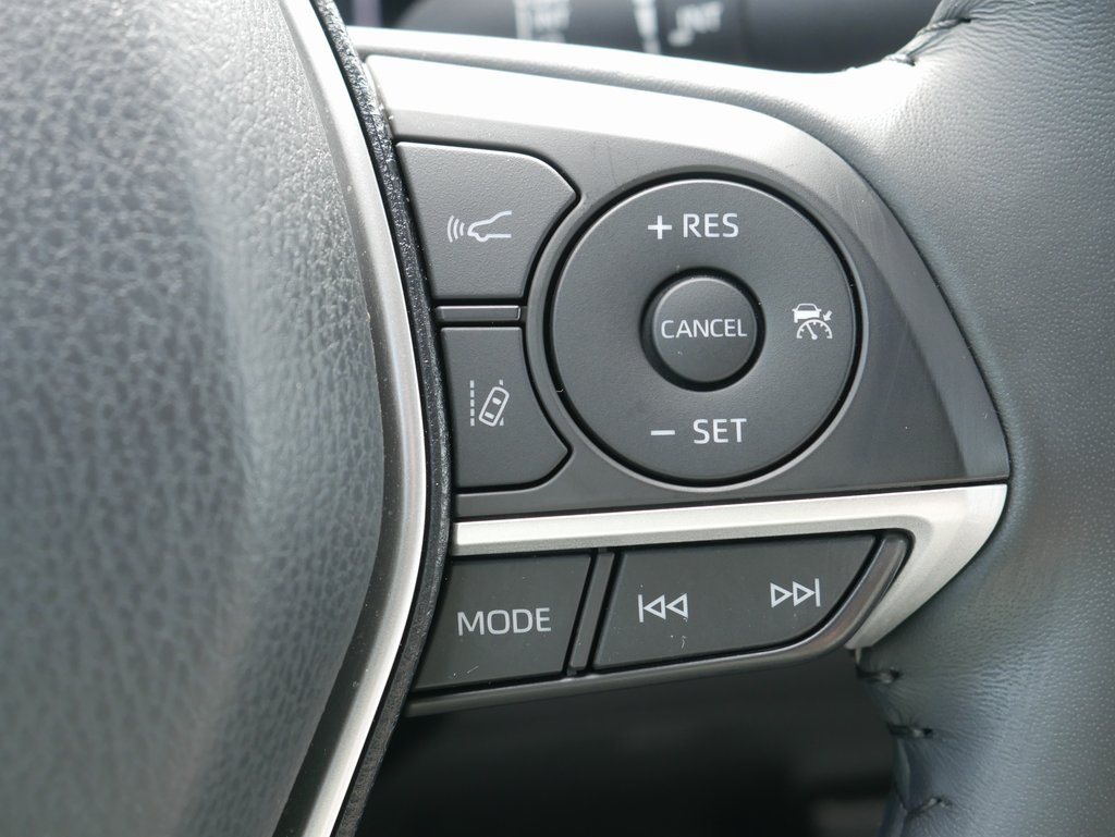 2021 Toyota Camry XLE photo 23