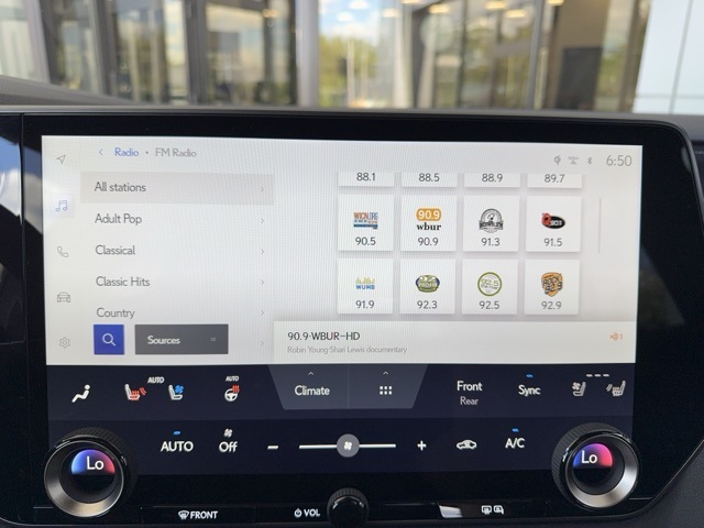 2025 Lexus RX 450h+ Luxury photo 37