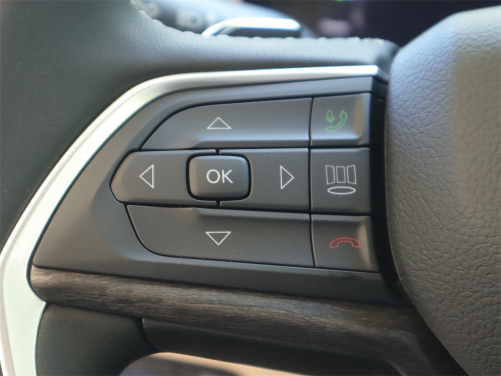 2023 Jeep Grand Cherokee Overland photo 11