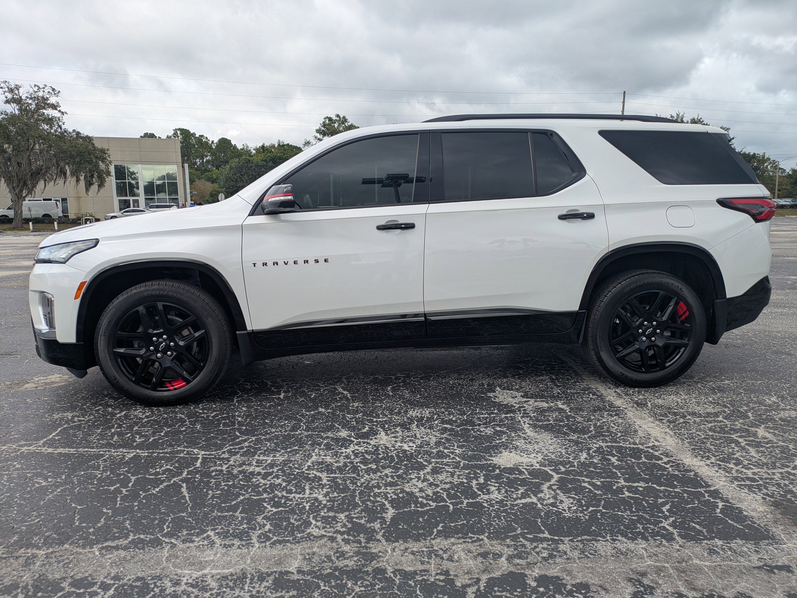 2023 Chevrolet Traverse Premier photo 6