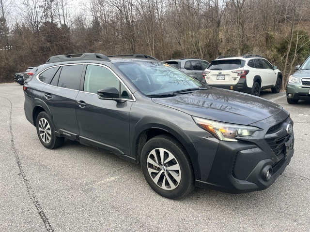2024 Subaru Outback Premium's photo