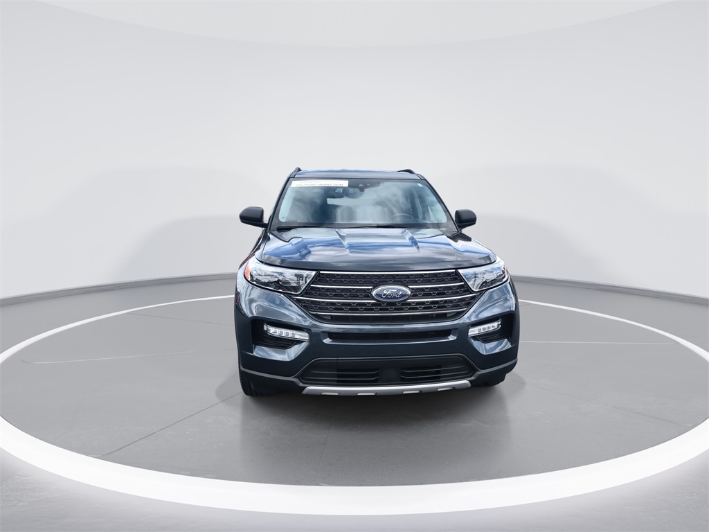 2023 Ford Explorer XLT photo 2