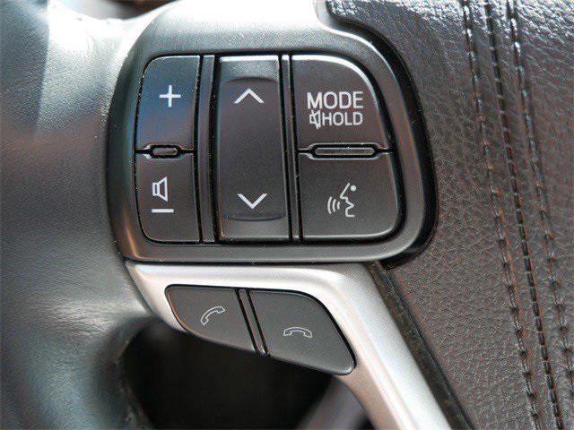 2017 Toyota Highlander XLE photo 25