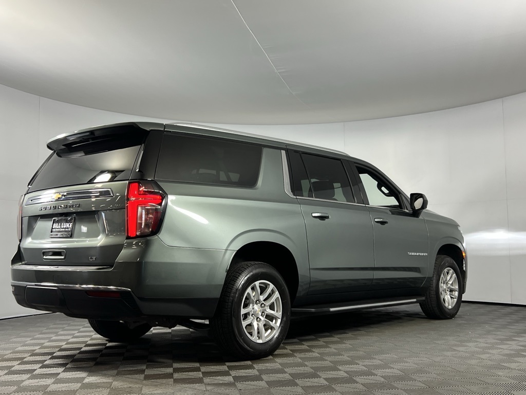 2024 Chevrolet Suburban LT photo 4