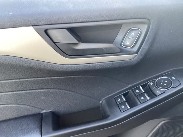 2022 Ford Escape SE photo 23
