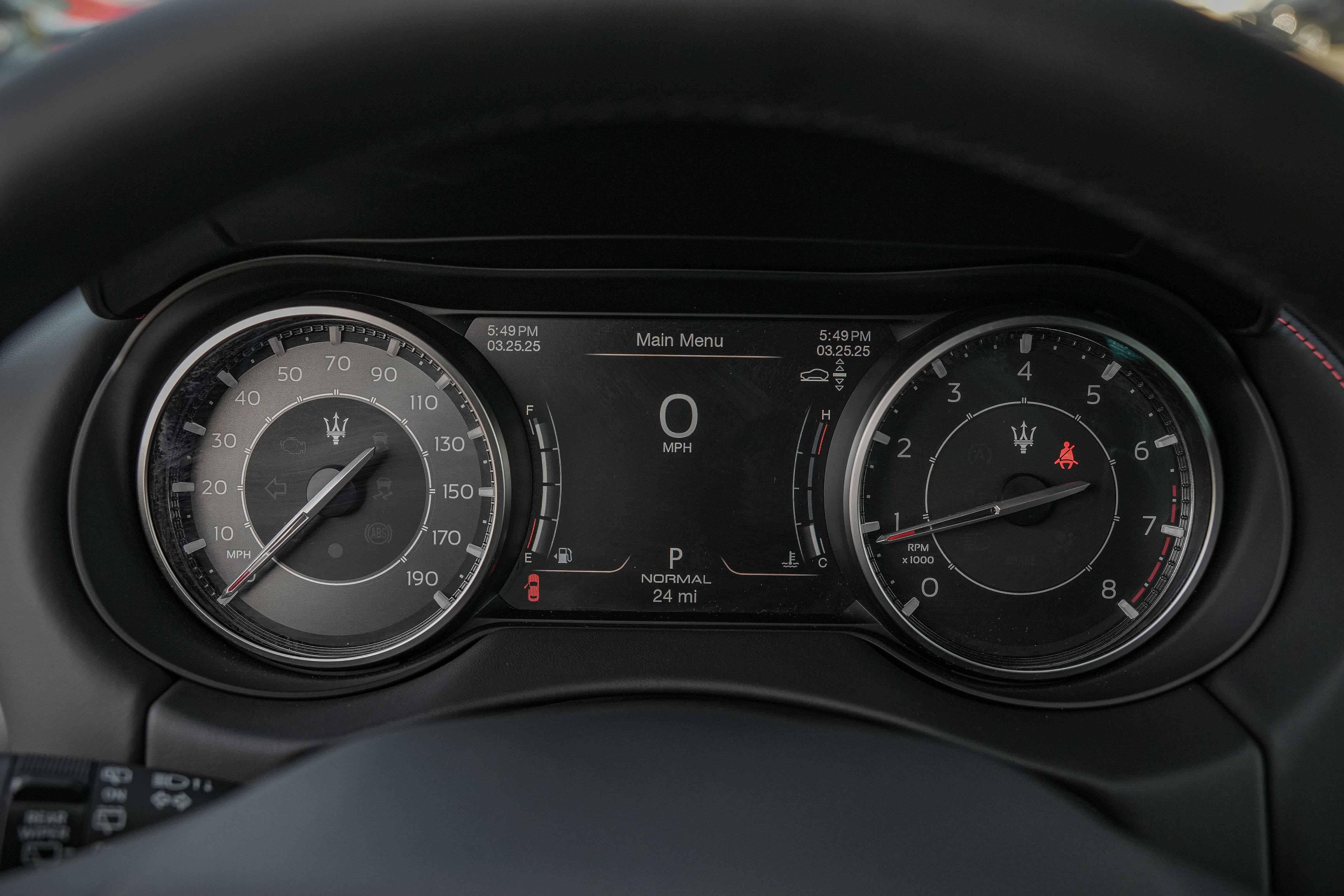 2024 Maserati Levante GT photo 8