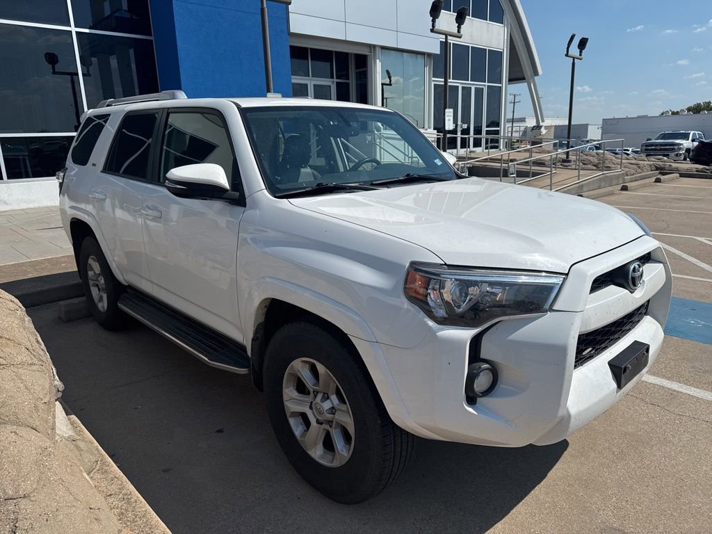2016 Toyota 4Runner SR5 photo 3