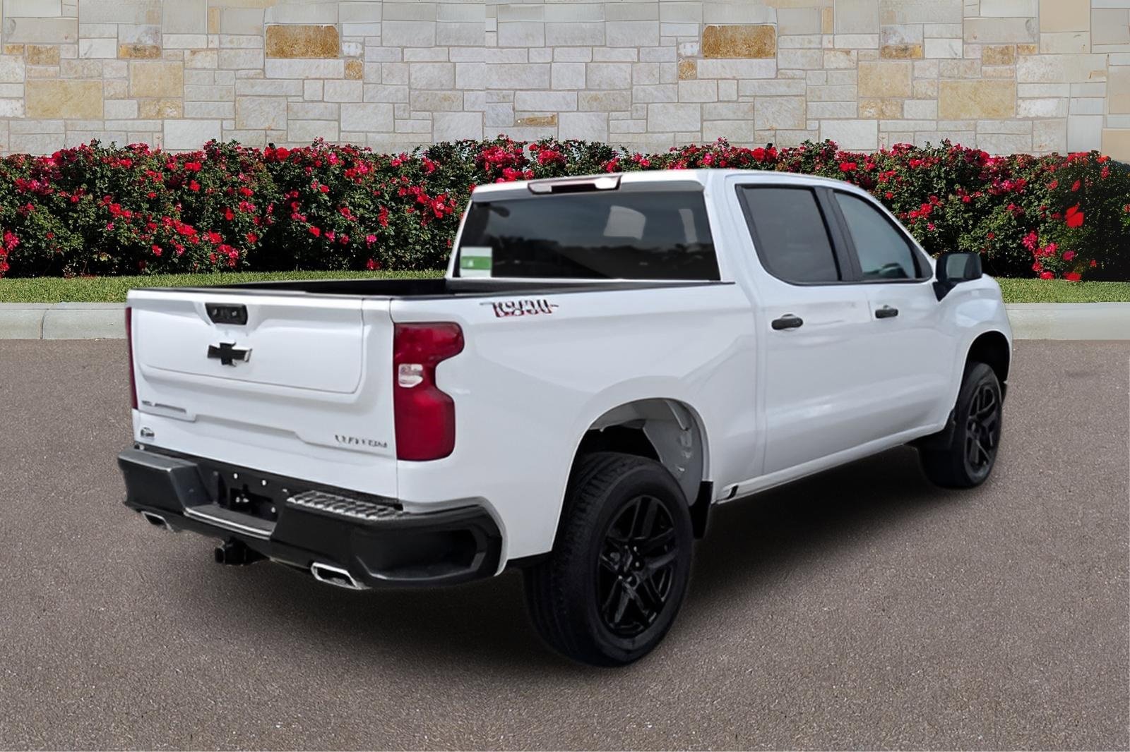 2025 Chevrolet Silverado 1500 Custom Trail Boss photo 3