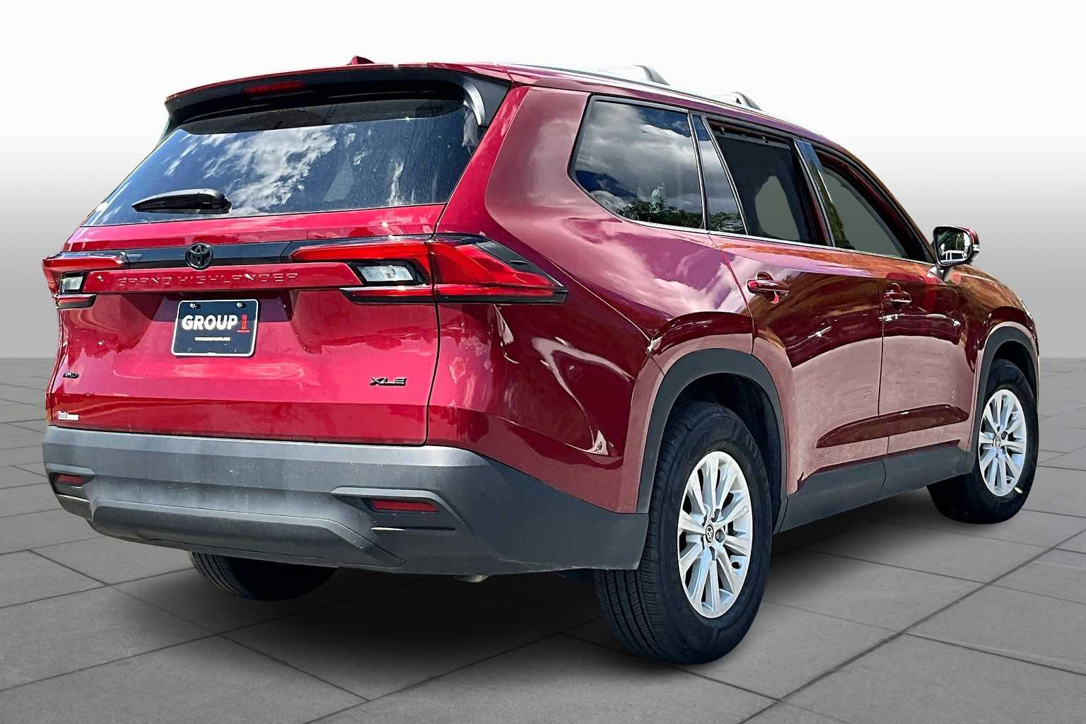 2024 Toyota Grand Highlander XLE AWD photo 11