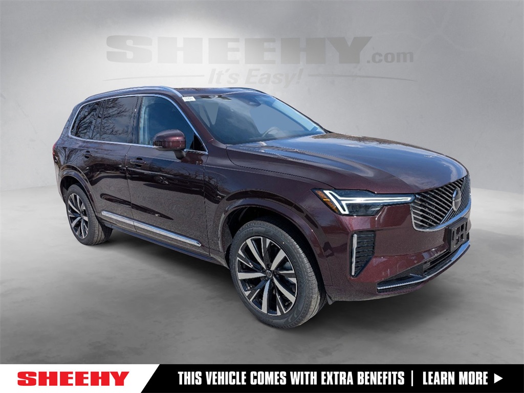 2025 Volvo XC90 Core's photo