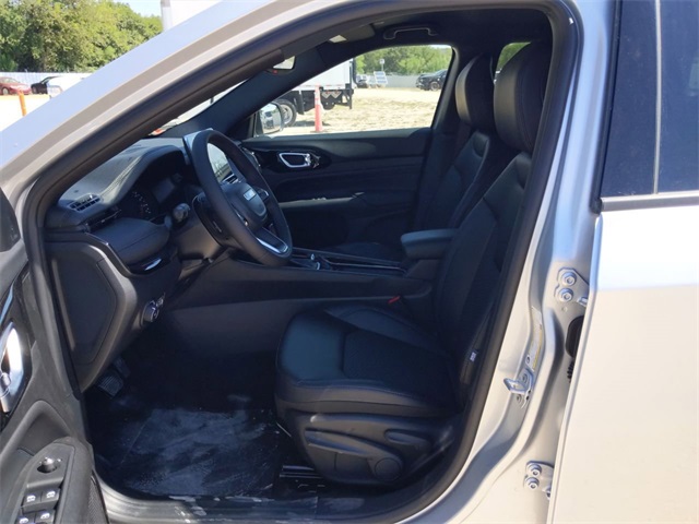 2026 Jeep Compass Latitude Altitude photo 9