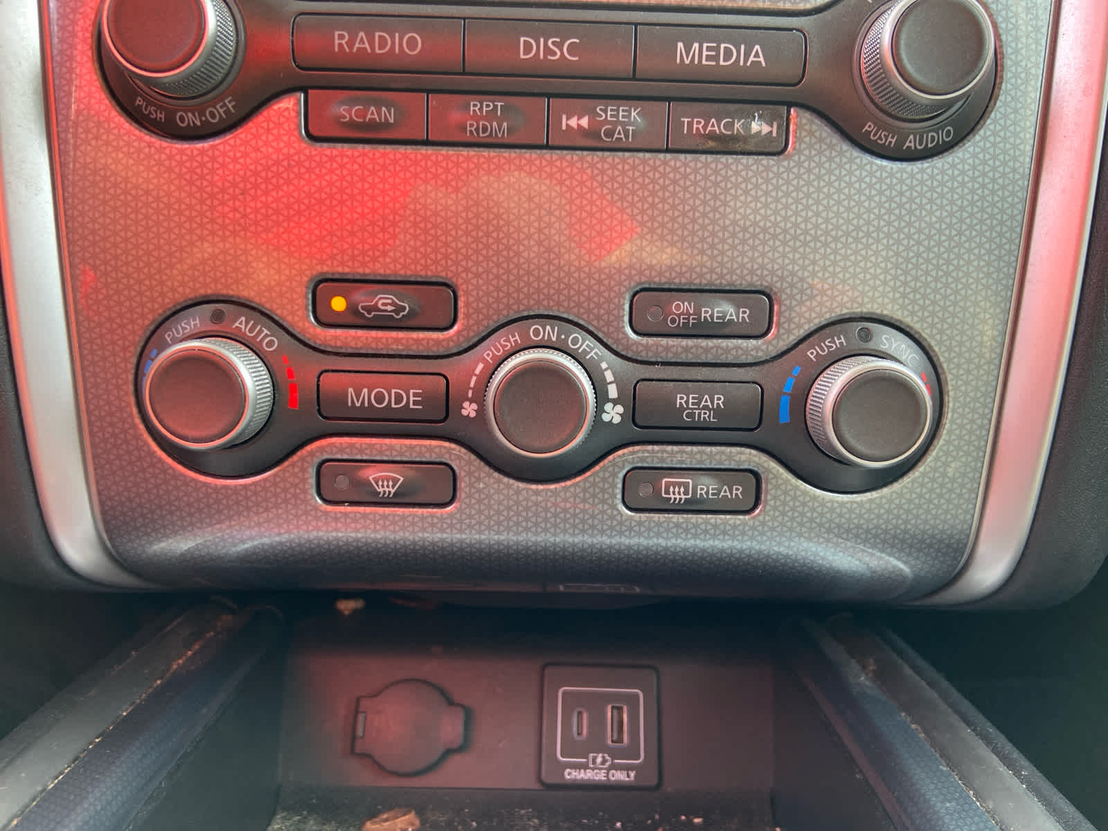 2019 Nissan Pathfinder SL photo 23