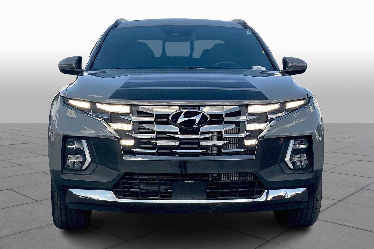 2024 Hyundai Santa Cruz Limited photo 3