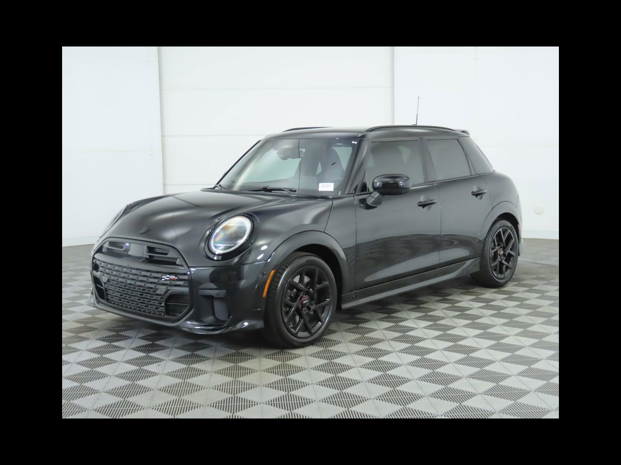 2025 MINI Hardtop 4 Door S's photo