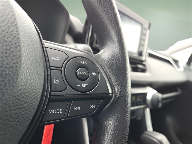 2022 Toyota RAV4 LE photo 21