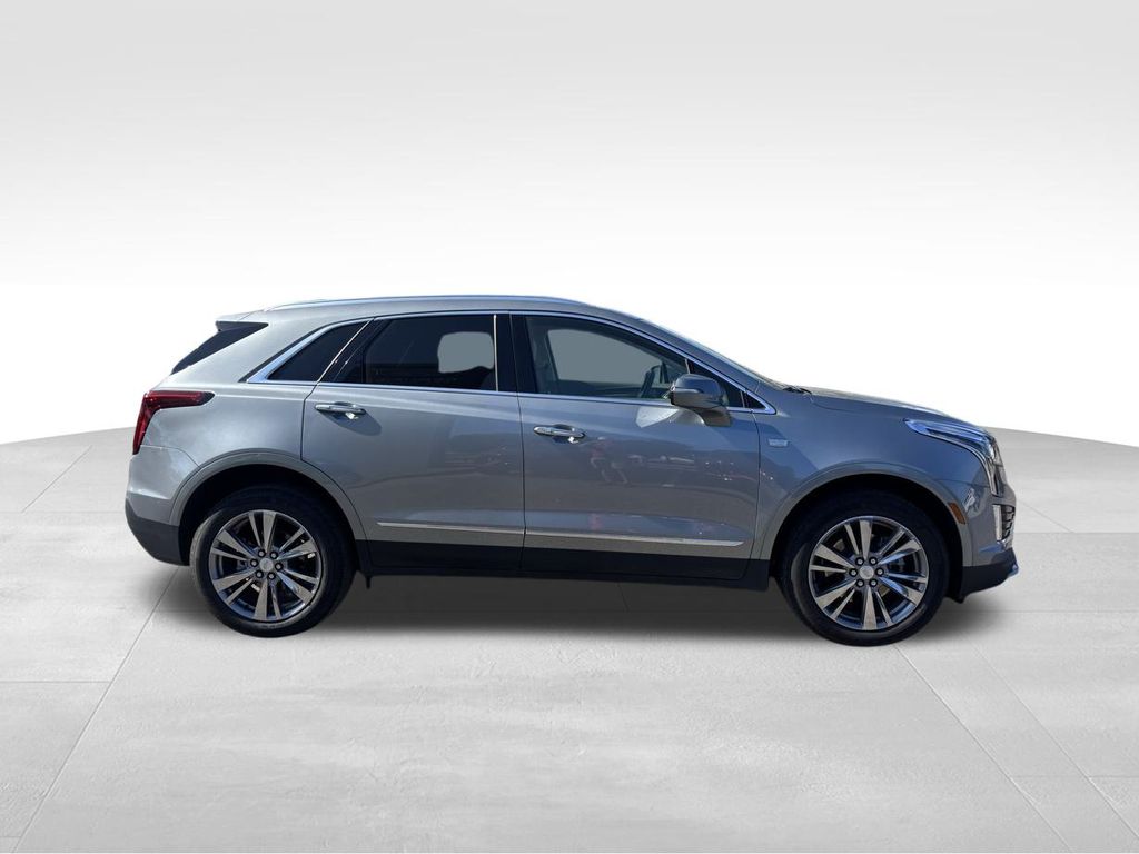 2025 Cadillac XT5 Premium Luxury photo 2
