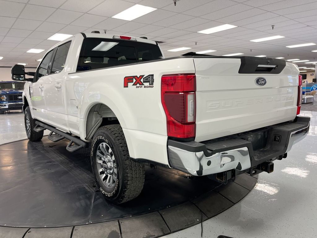 2022 Ford F-250 Lariat photo 2