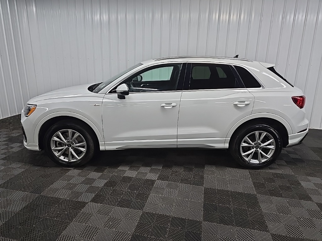 2022 Audi Q3 Premium S line photo 3