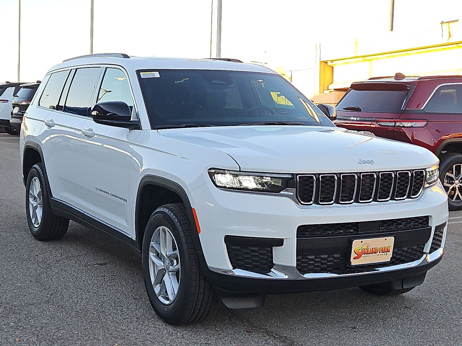 2025 Jeep Grand Cherokee L Laredo's photo