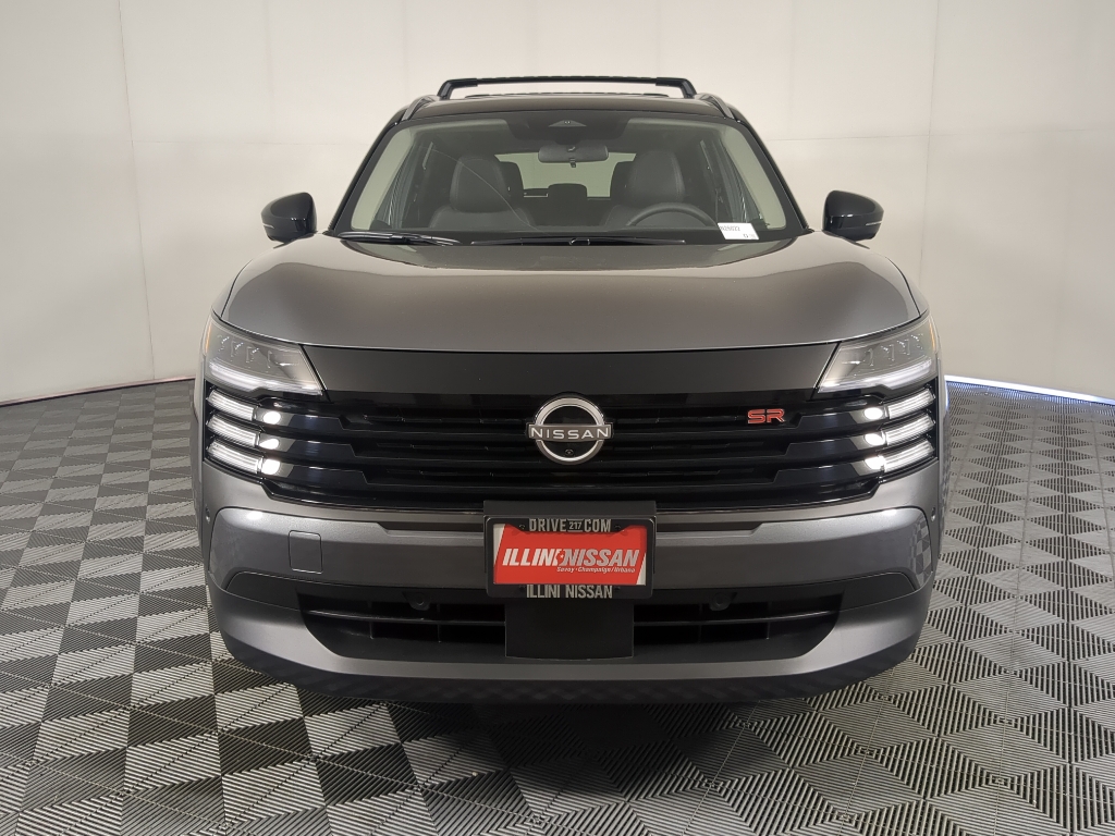 2026 Nissan Kicks SR photo 2