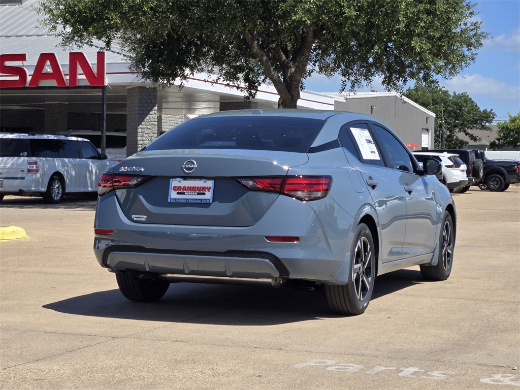 2025 Nissan Sentra SV photo 4
