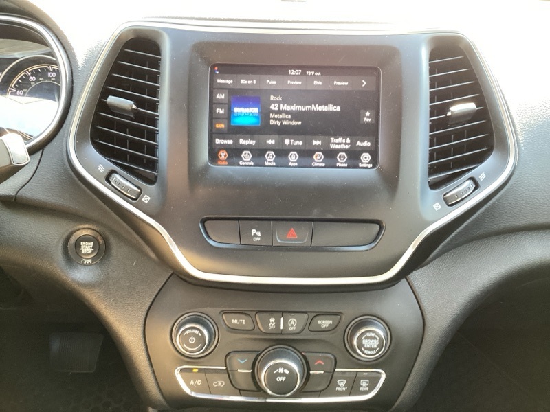 2020 Jeep Cherokee Altitude photo 19