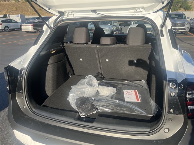 2025 Nissan Kicks SV photo 3