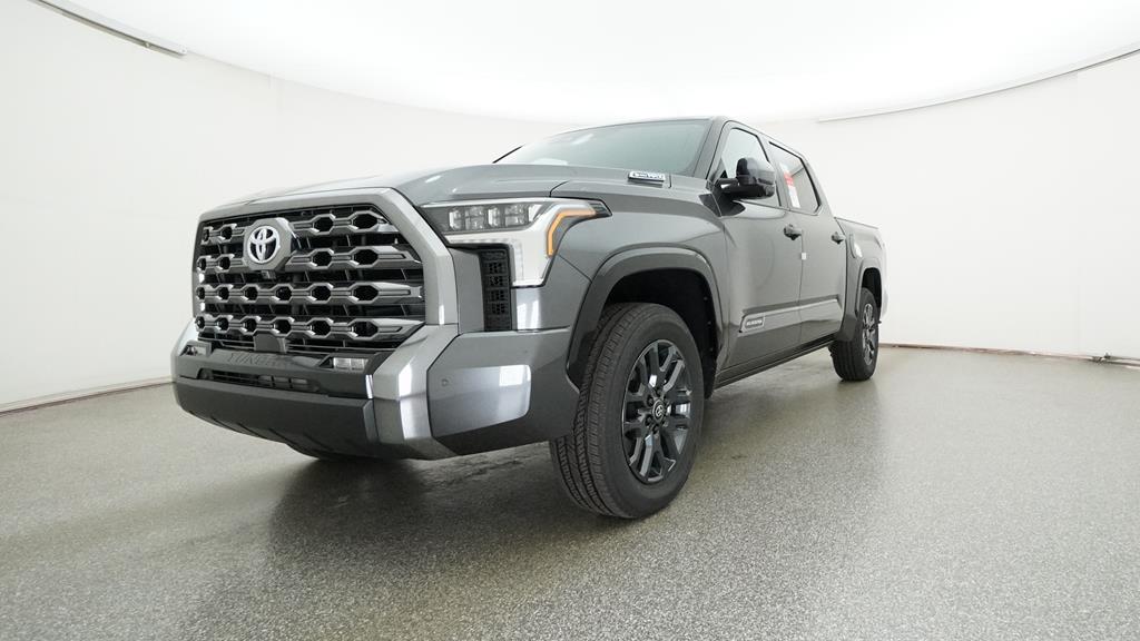 2025 Toyota Tundra Platinum CrewMax photo 4