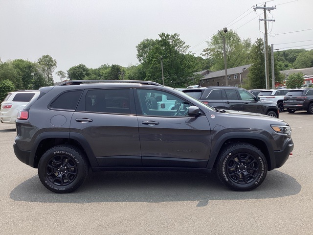 2021 Jeep Cherokee Trailhawk photo 3
