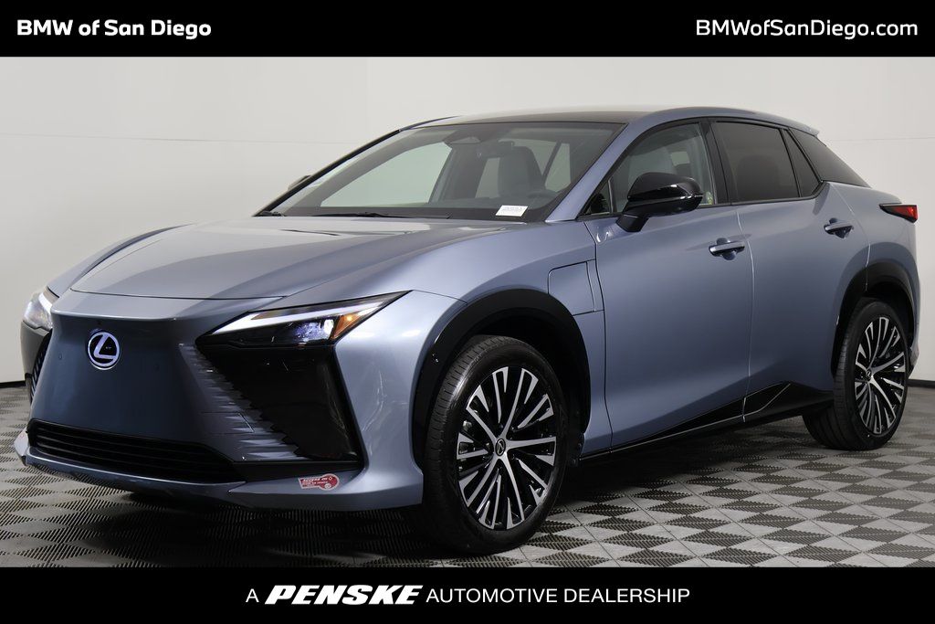 2023 Lexus RZ Luxury's photo