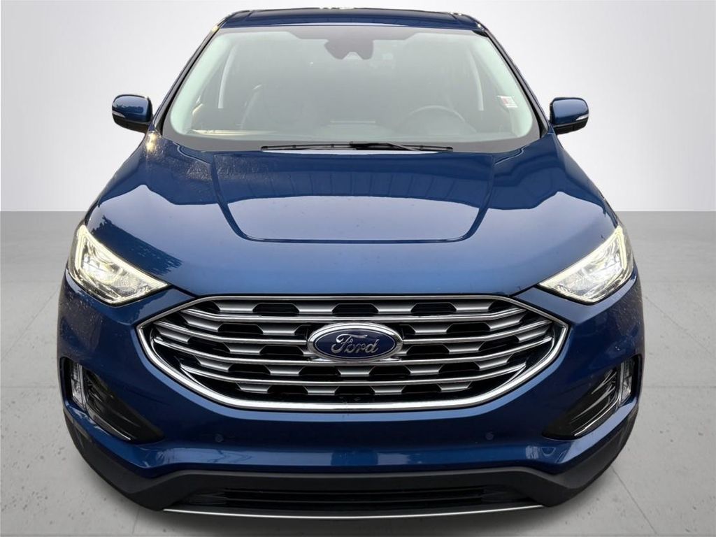 2022 Ford Edge Titanium photo 3