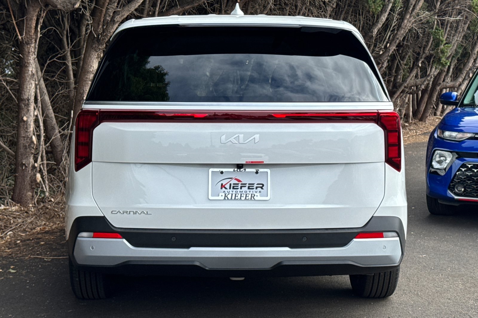 2026 Kia Carnival LX photo 3