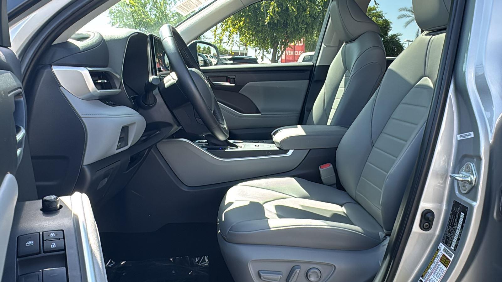 2024 Toyota Highlander Hybrid XLE photo 24