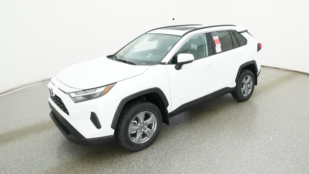 2025 Toyota RAV4 XLE's photo