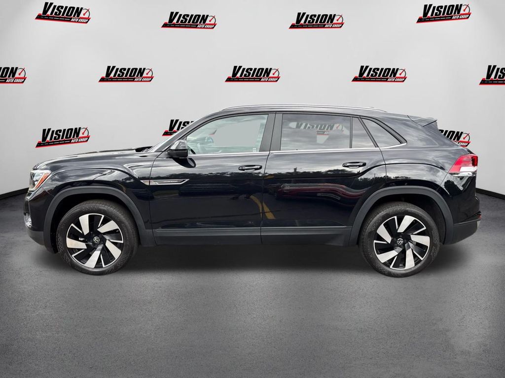 2024 Volkswagen Atlas Cross Sport SE Technology photo 8