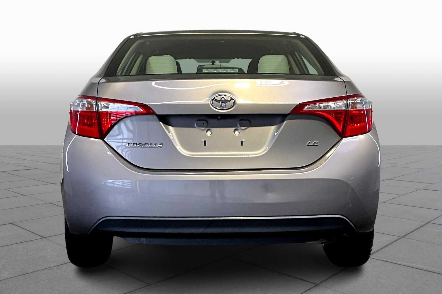 2015 Toyota Corolla LE photo 4