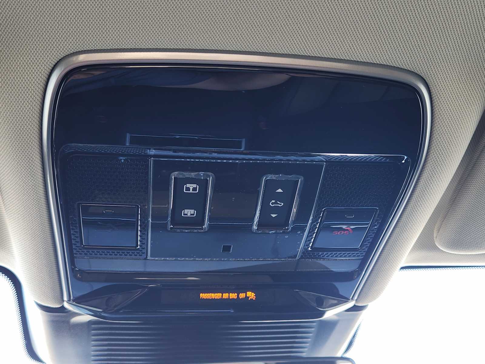 2025 Land Rover Range Rover SE photo 18