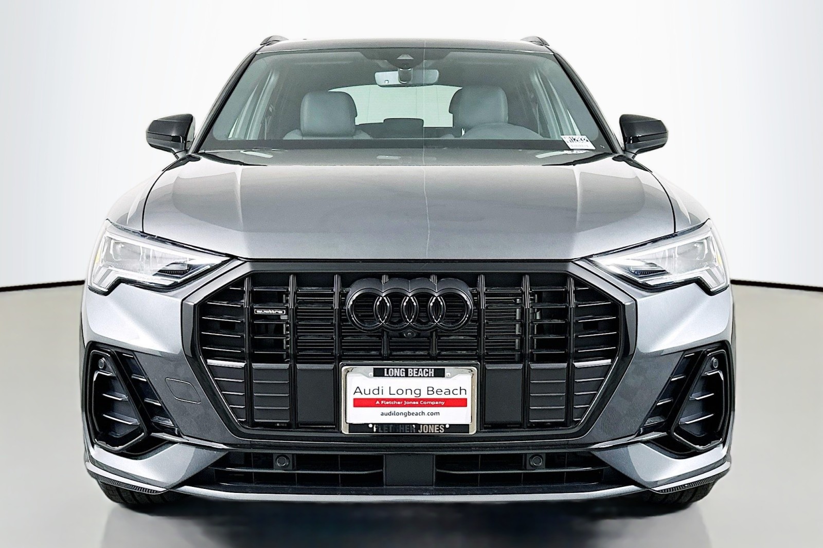 2025 Audi Q3 45 TFSI S line Premium Plus photo 2