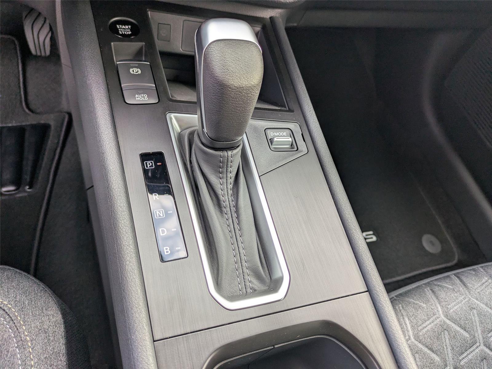 2026 Nissan Kicks SV photo 18
