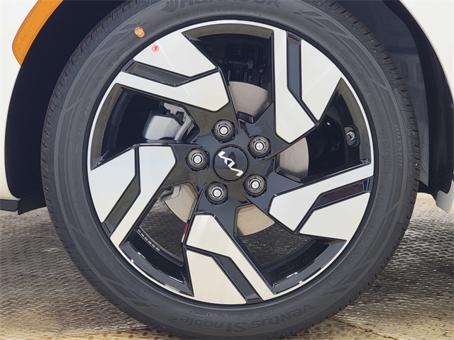 2025 Kia Soul GT-Line photo 8