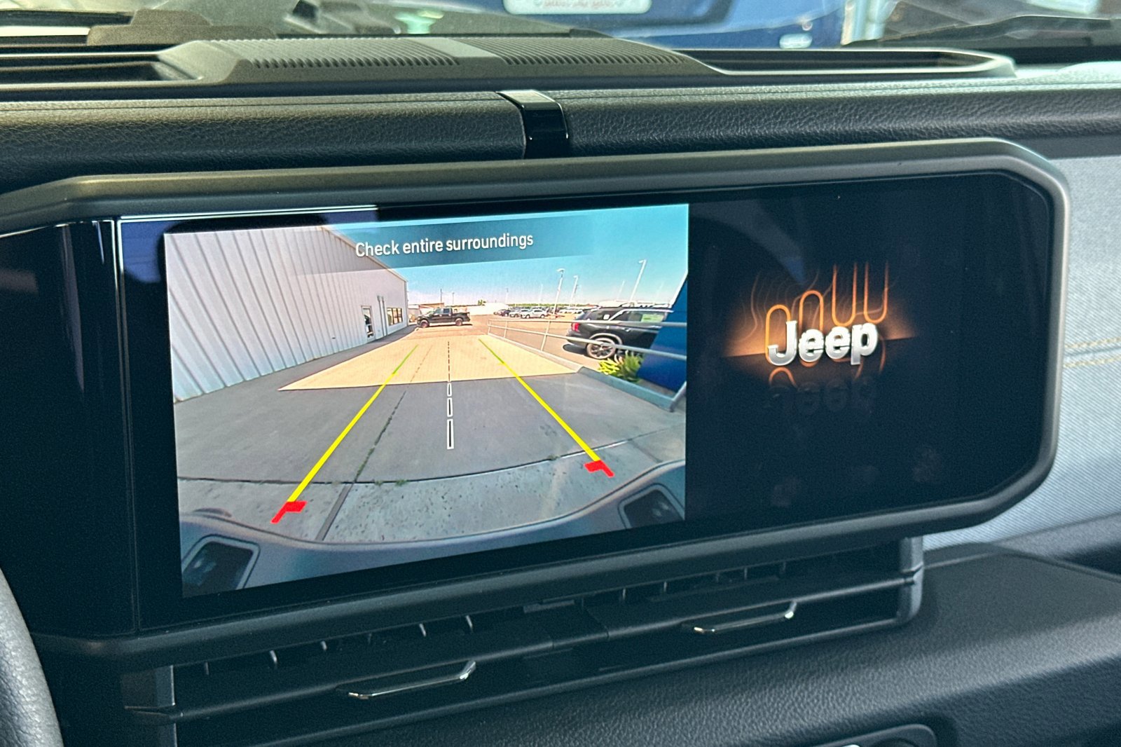 2025 Jeep Gladiator Sport photo 15