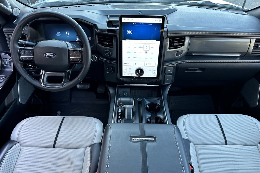 2024 Ford F-150 Lightning Platinum photo 13