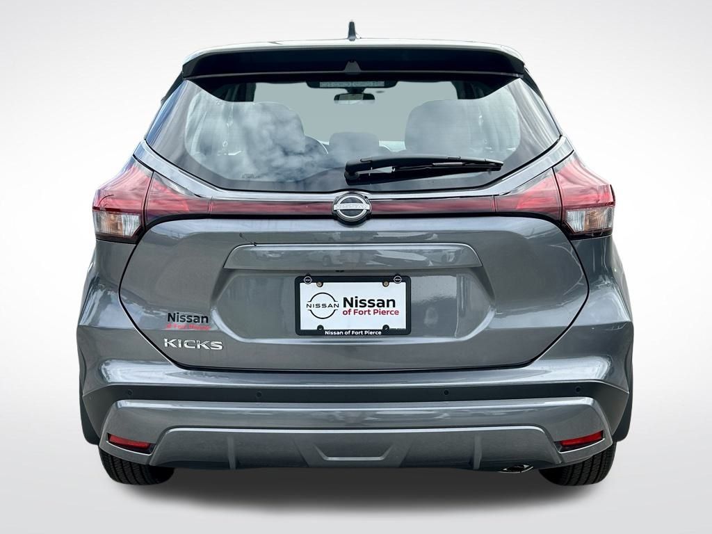 2024 Nissan Kicks S photo 5