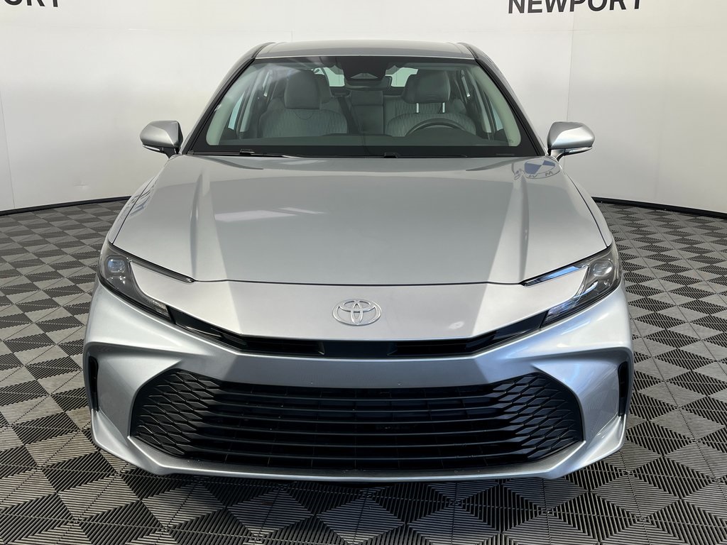 2025 Toyota Camry LE photo 5