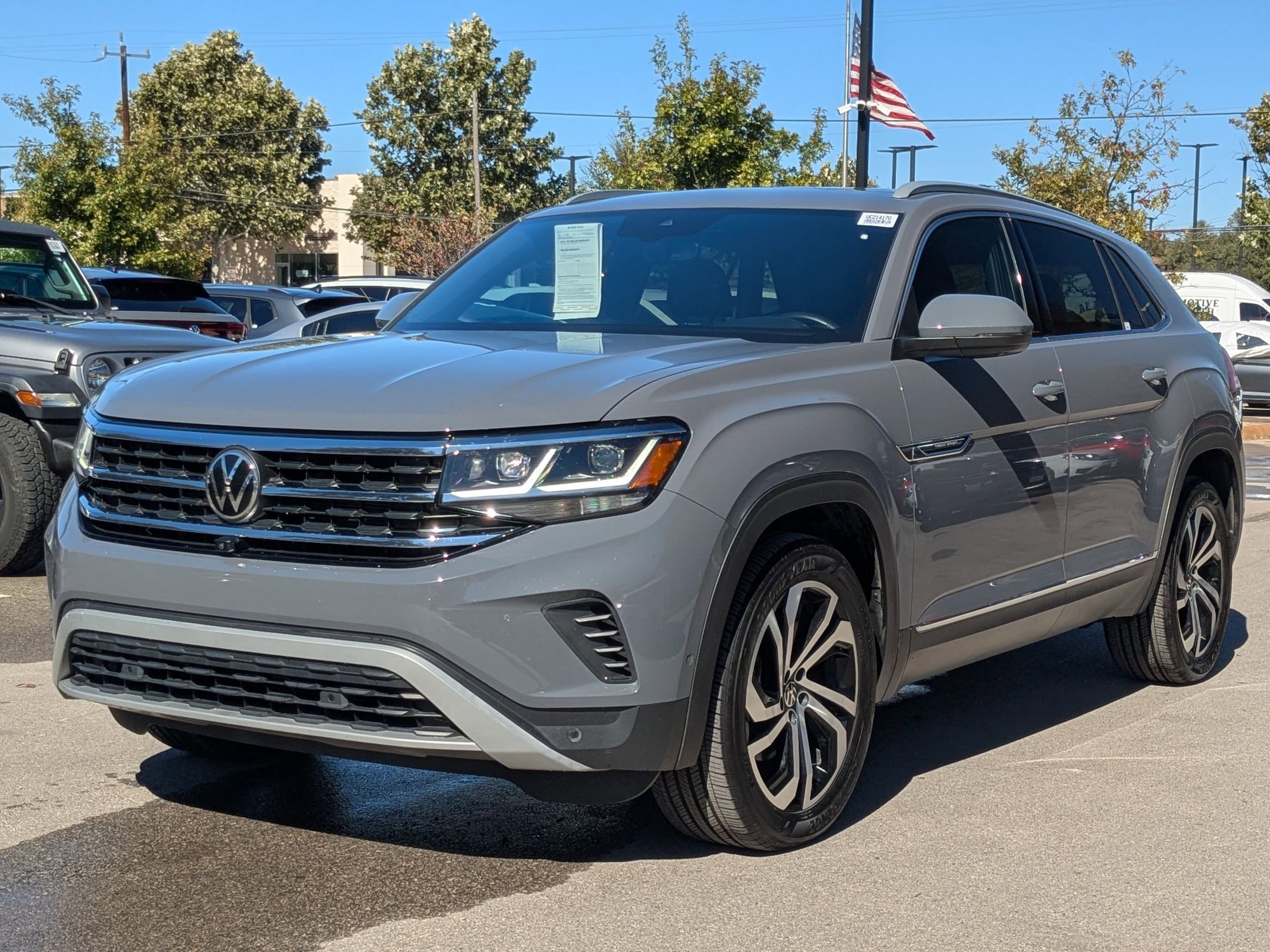 2021 Volkswagen Atlas Cross Sport V6 SEL Premium photo 3